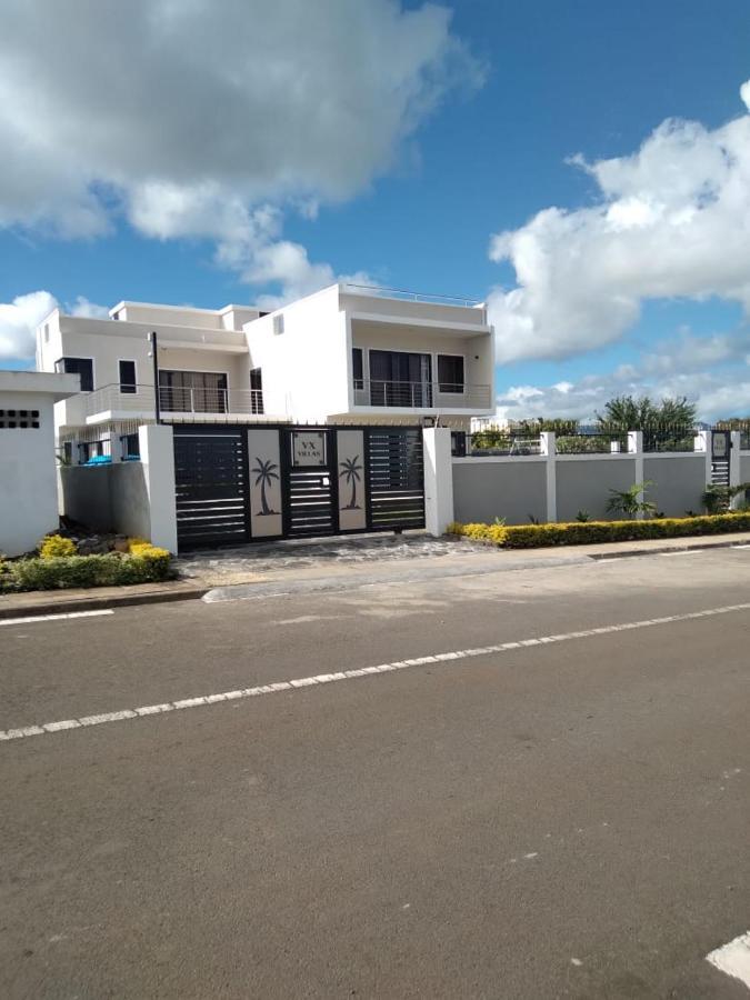 Coquette Villa Avec Piscine Flic en Flac Bagian luar foto
