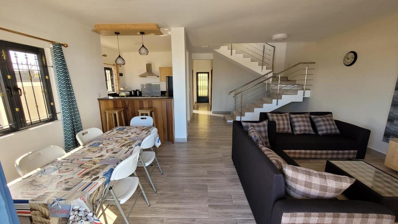 Coquette Villa Avec Piscine Flic en Flac Bagian luar foto